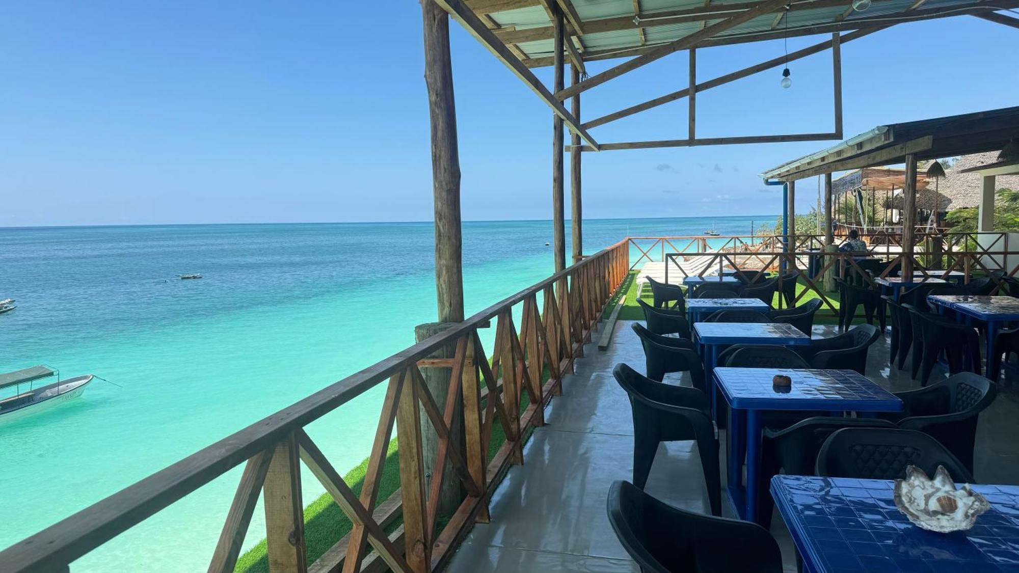 Blue Tides Hotel Nungwi Buitenkant foto