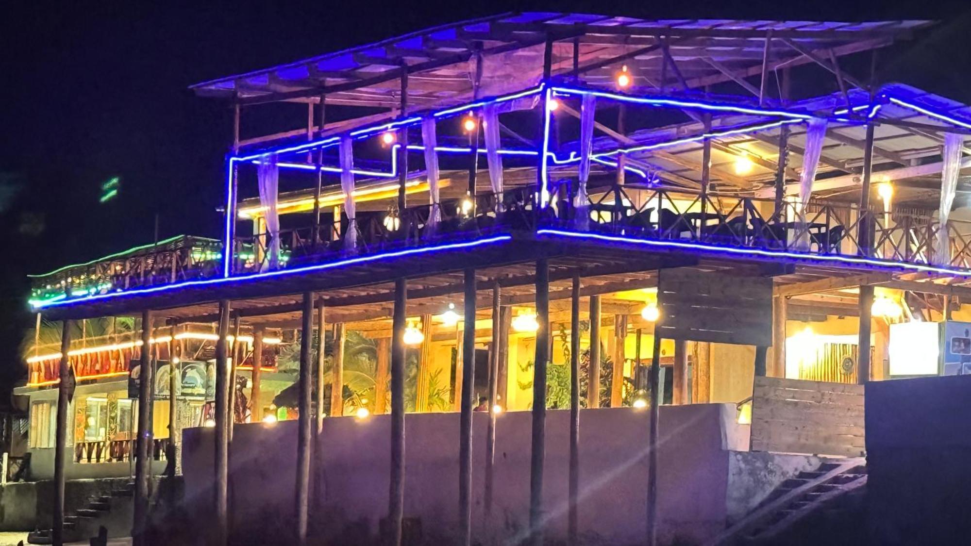 Blue Tides Hotel Nungwi Buitenkant foto