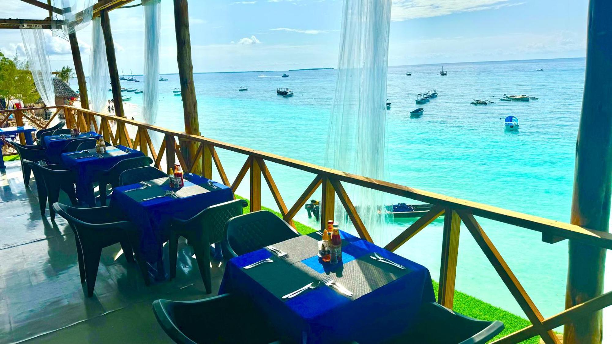 Blue Tides Hotel Nungwi Buitenkant foto