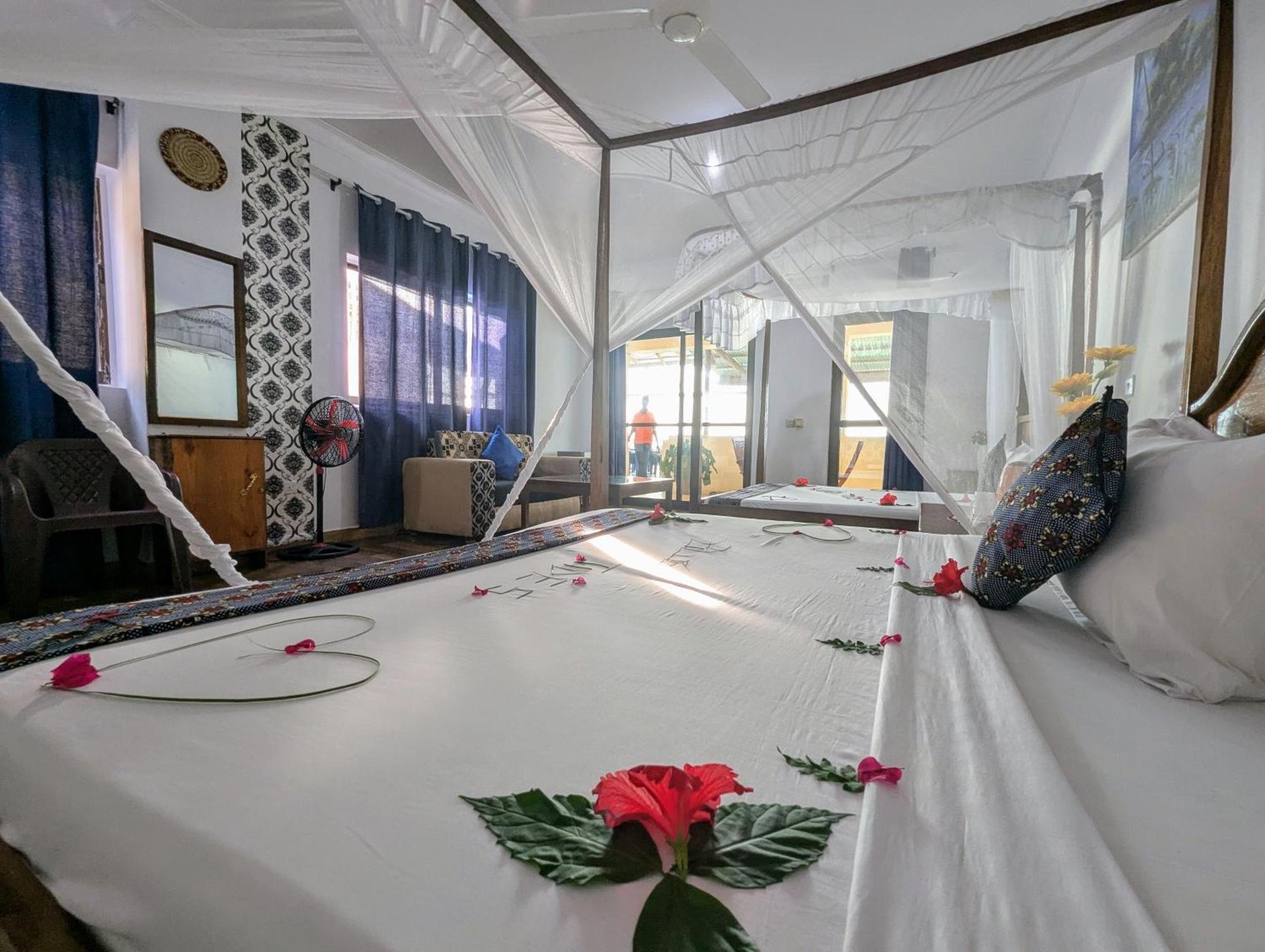 Blue Tides Hotel Nungwi Buitenkant foto