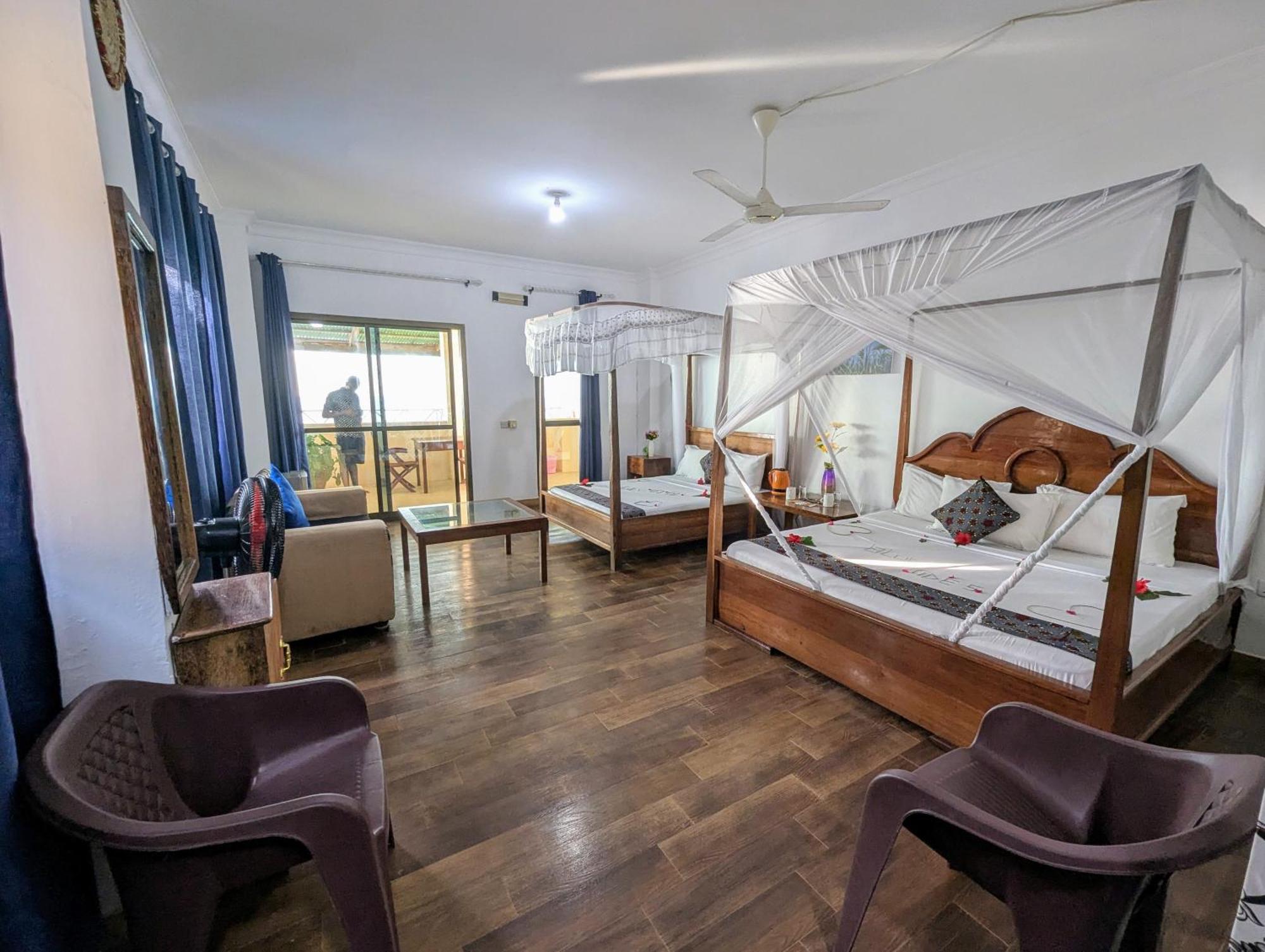 Blue Tides Hotel Nungwi Buitenkant foto