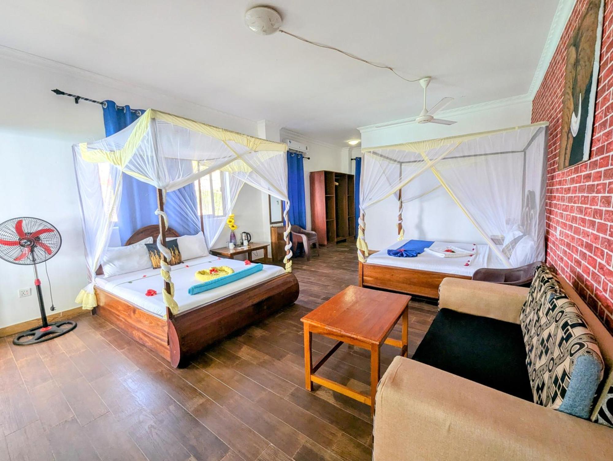 Blue Tides Hotel Nungwi Buitenkant foto