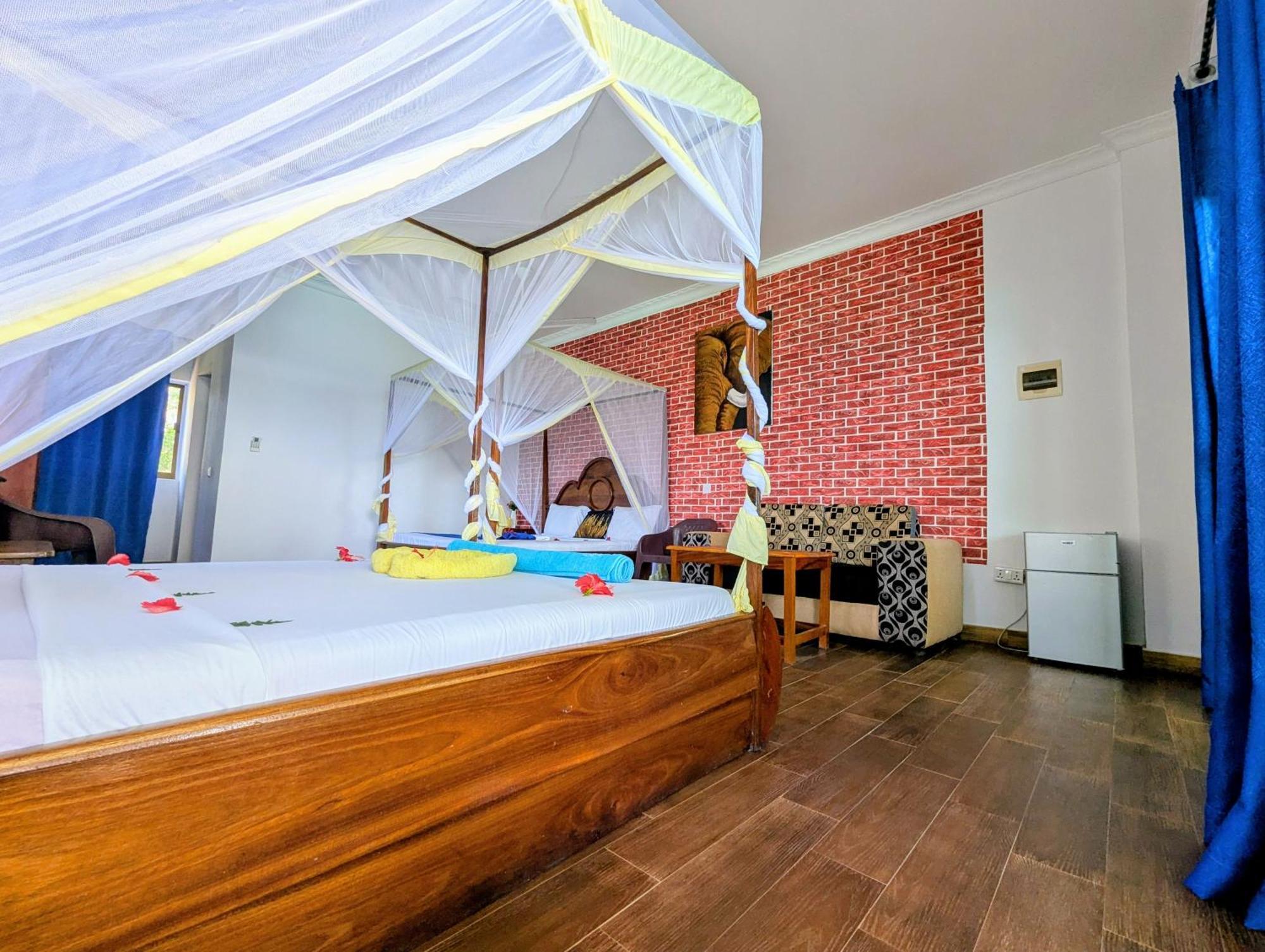 Blue Tides Hotel Nungwi Buitenkant foto