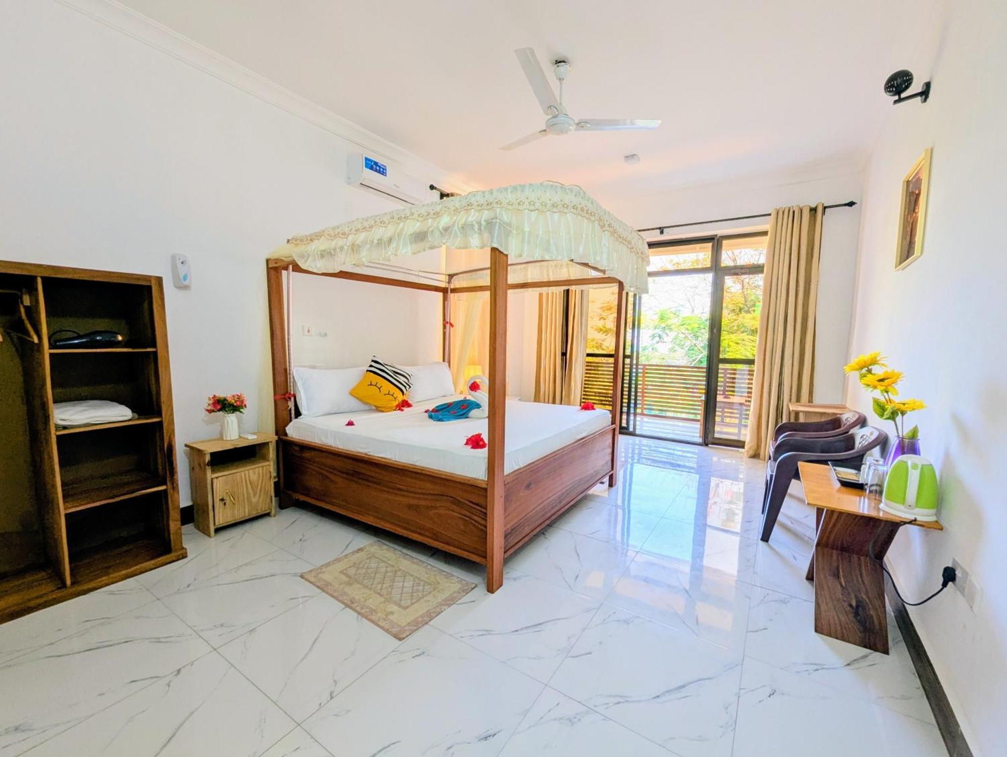 Blue Tides Hotel Nungwi Buitenkant foto